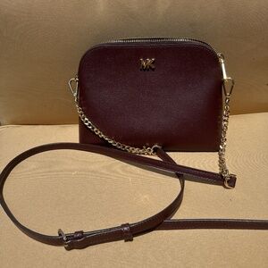 Micheal Kors crossbody bag